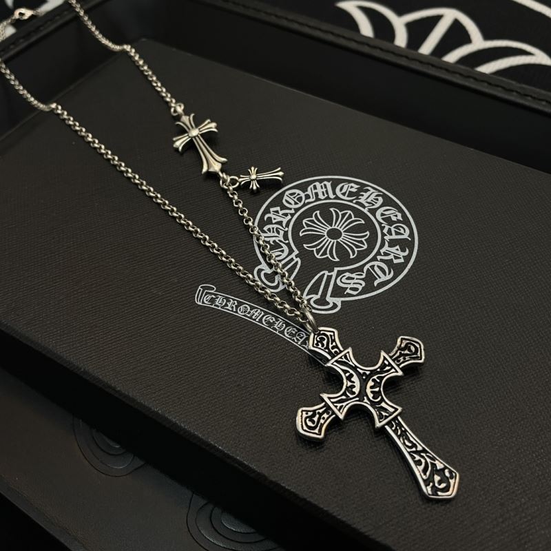 Ch*0me He**ts necklaces